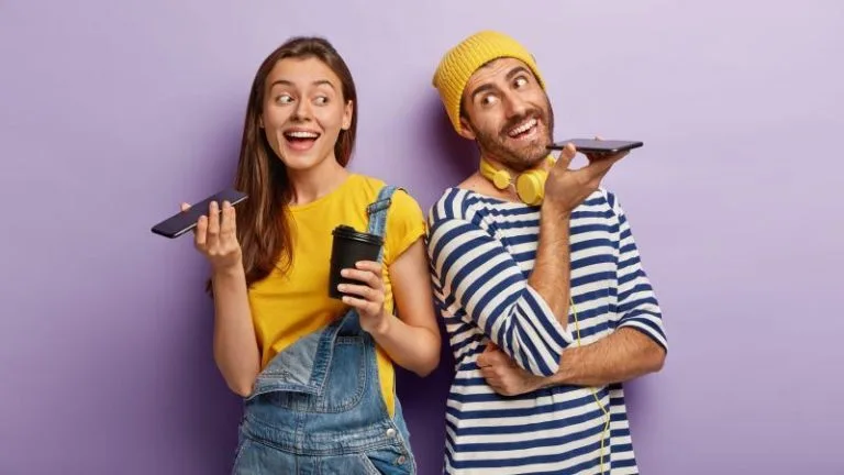 Voice-KI Apps - Smartphone statt Steno: Voice-KI-Apps bringen Echtzeit-Transkription in den Alltag