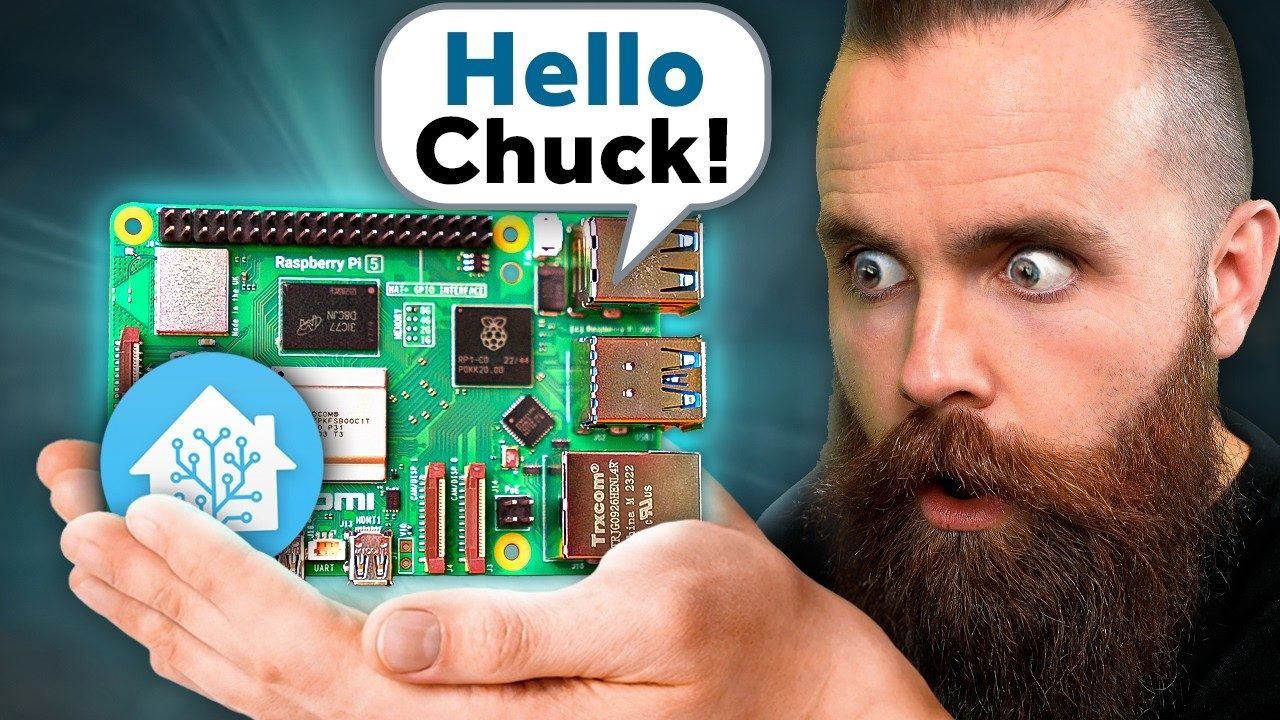 Eine Person mit Bart hält eine Raspberry Pi-Computerplatine in der Hand und starrt sie mit großen Augen an. In einer Sprechblase über der Platine steht „Hallo Chuck!“ Es ist, als hätte er die perfekte Alexa-Ablösung gefunden und erkundet elektronische Komponenten und Anschlüsse, um seinen eigenen lokalen Sprachassistenten zu erstellen.