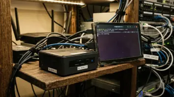 Ubuntu KI, Inference-Snaps – Ubuntu KI Inference-Snaps Terminal auf Mini-PC im Homelab