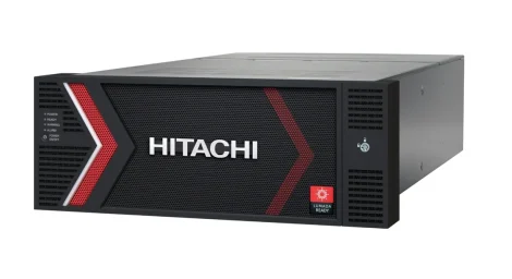 Ein schwarzer und roter Hitachi Vantara Enterprise Server mit Lüftungsblenden, Branding auf der Vorderseite, Anzeigeleuchten und Etiketten vor einem weißen Hintergrund.