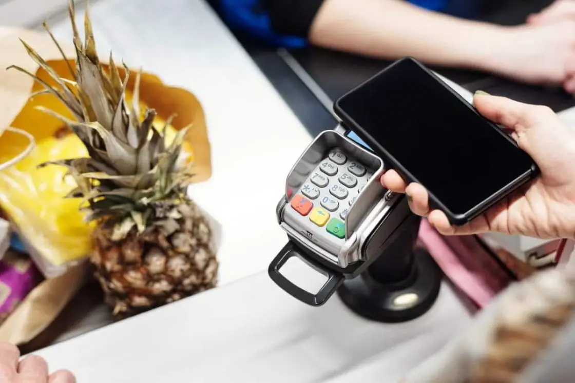 mobiles-bezahlen-mit-smartphone